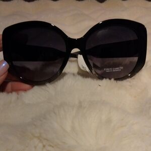Vince Camuto Elegant Black Sunglasses
